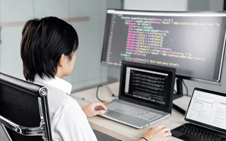 来宾 ,php声明和调用变量的符号是什么？